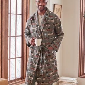 GARNET HILL 'HOLIDAY ROAD TRIP' MEN'S ROBE /L OR XL / DISCONTINUED & SOLD OUT!